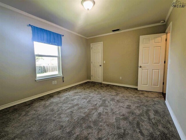 Building Photo - 5205 Pebblestone Dr