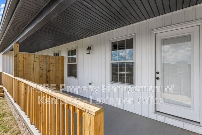 Building Photo - 332 Winding Branch Dr