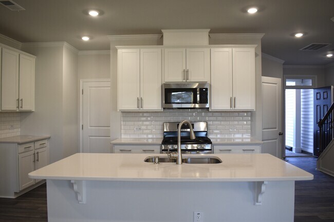 Building Photo - 5046 Arkose Dr