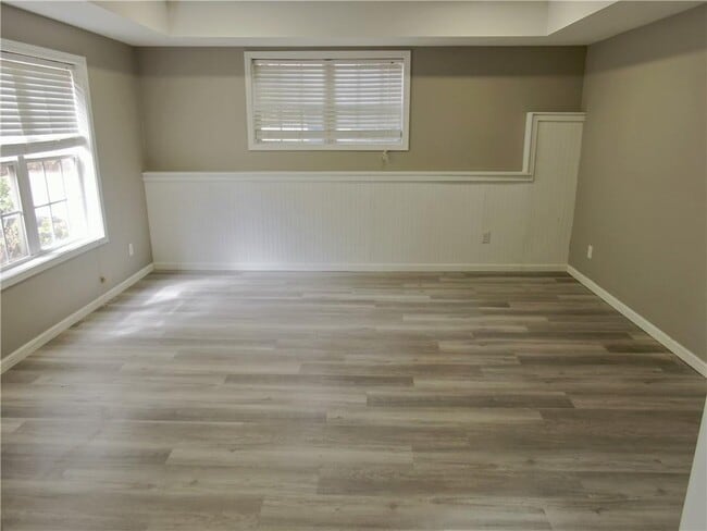 Building Photo - 4901 Planters Walk