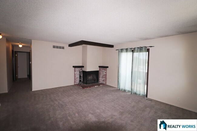 Building Photo - 3920 Sweetbriar Ln