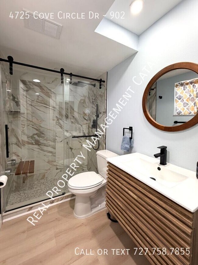 Building Photo - 4725 Cove Cir