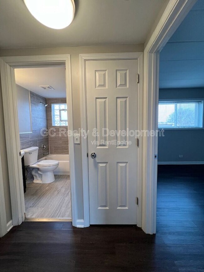 Building Photo - 342 Wilson Ave