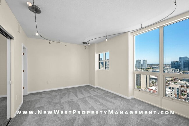 Building Photo - Spectacular Marina District 3-Bedroom Pent...