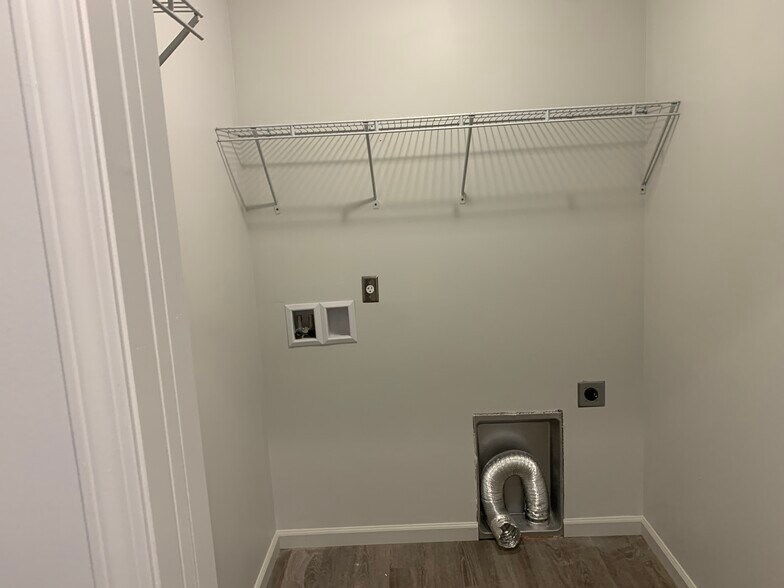Building Photo - 3985 N 150 W