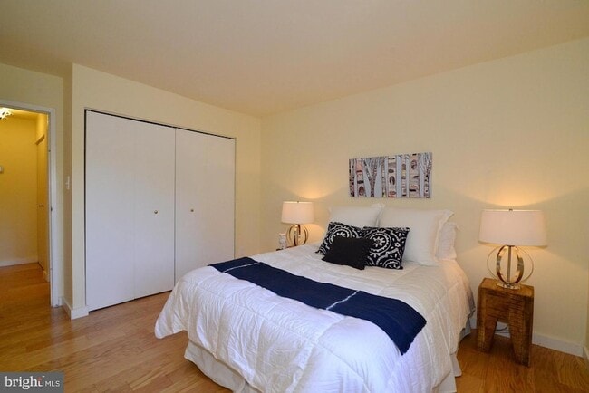 Building Photo - 11803 Breton Ct