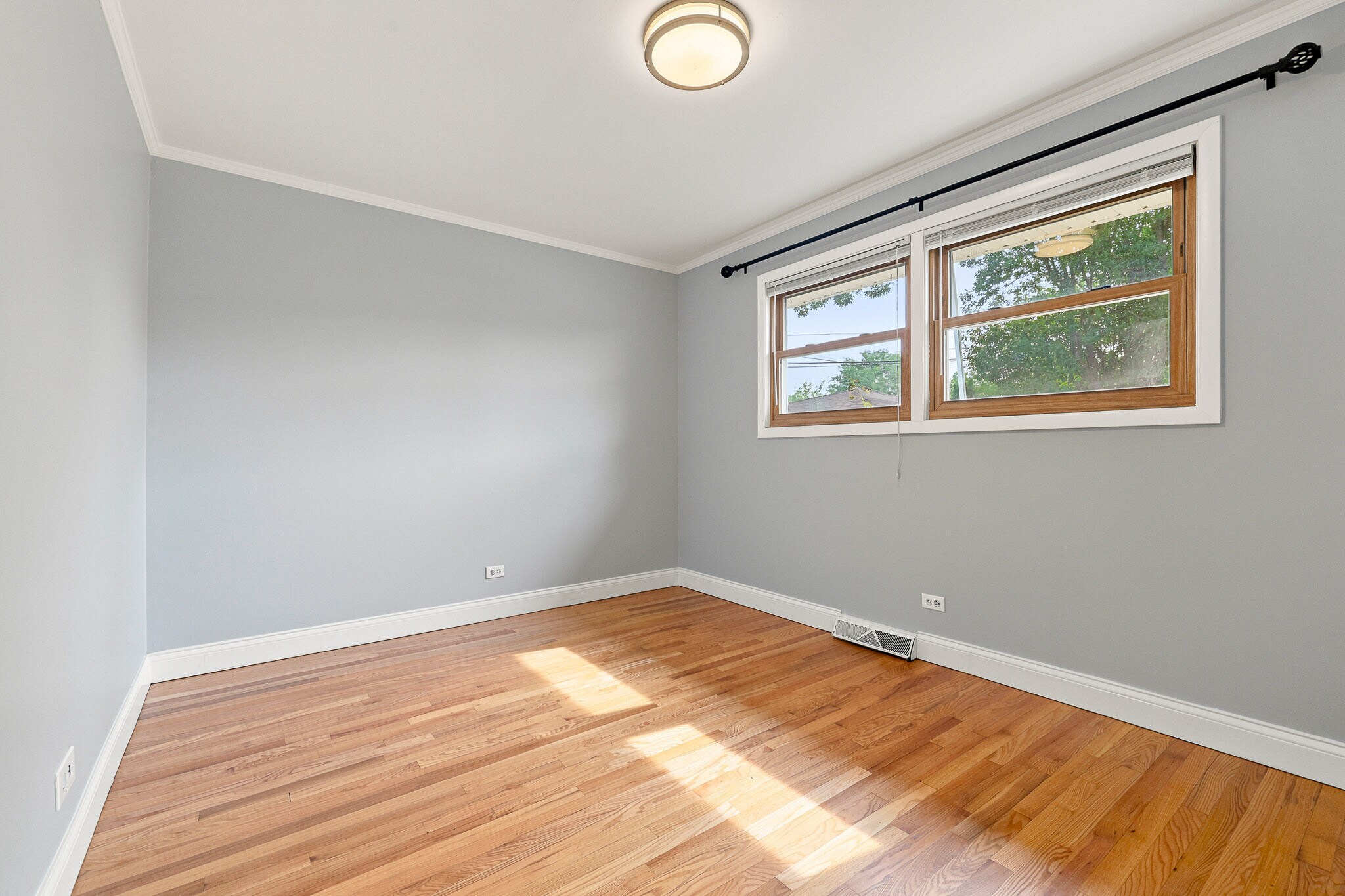 Building Photo - 1113 S Haddow Ave
