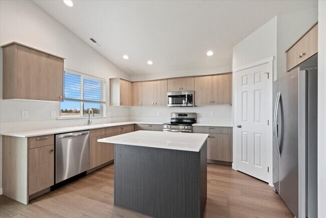 Building Photo - 2869 N Arroyo Vis Wy