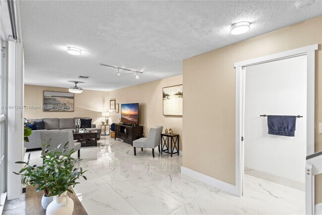 Building Photo - 11085 Neptune Dr