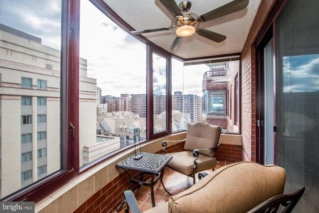 Building Photo - 2400 Clarendon Blvd