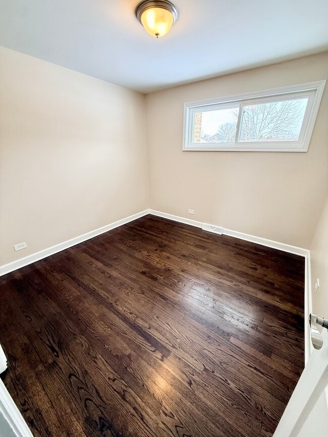 Building Photo - 360 W Fremont Ave