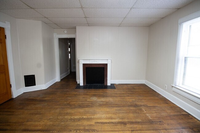 Building Photo - 1403 Hinkson Ave