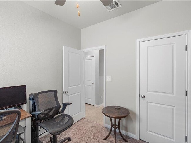 Building Photo - 200 Grapefruit Rd