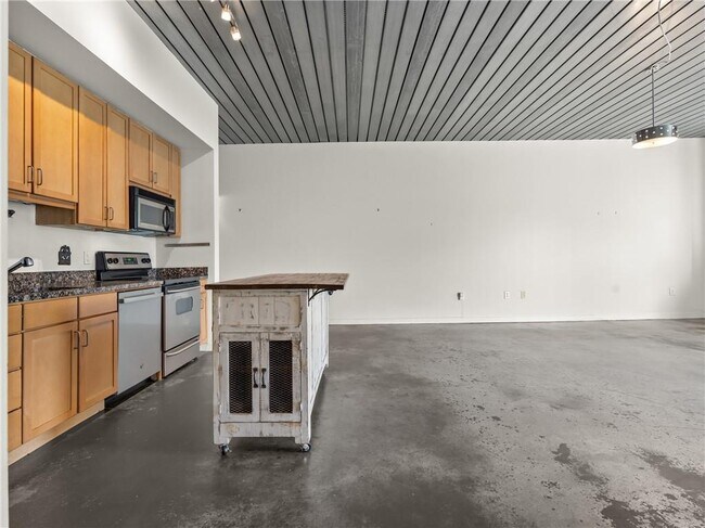 Building Photo - 620 Glen Iris Dr NE