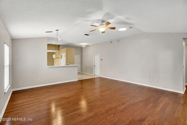 Building Photo - 2105 S Cranbrook Ave