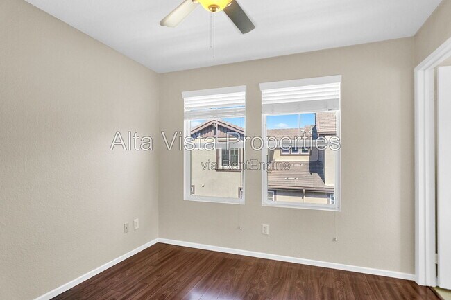 Building Photo - 16916 Hutchins Landing