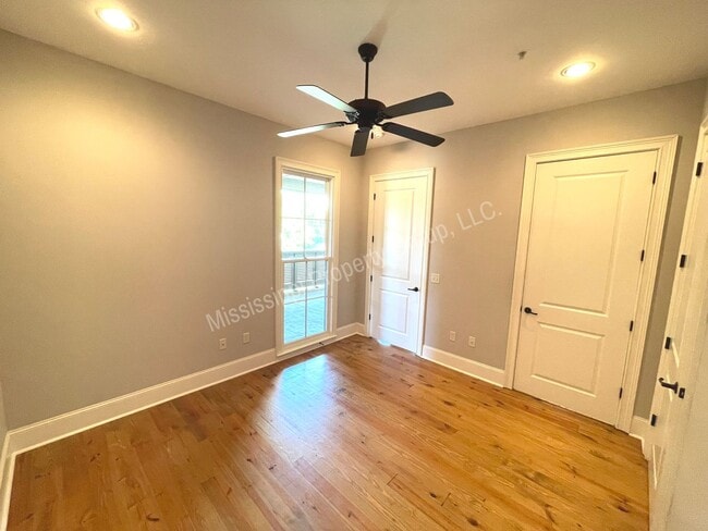 Building Photo - 3BR/3BA For Rent