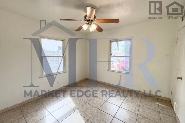 Building Photo - 2Bed/1Bath House at AZ-202/24th St! Ready for Immediate Move-In! -- NO HOA! RV PARKING!