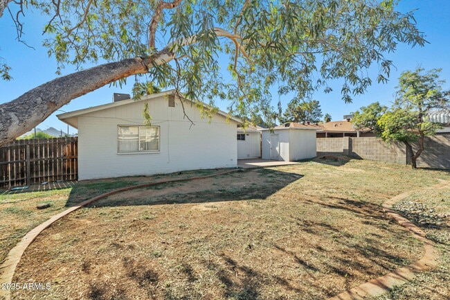 Building Photo - 2346 E Shaw Butte Dr