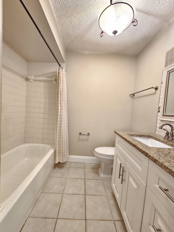 Building Photo - 4595 Chancellor St NE