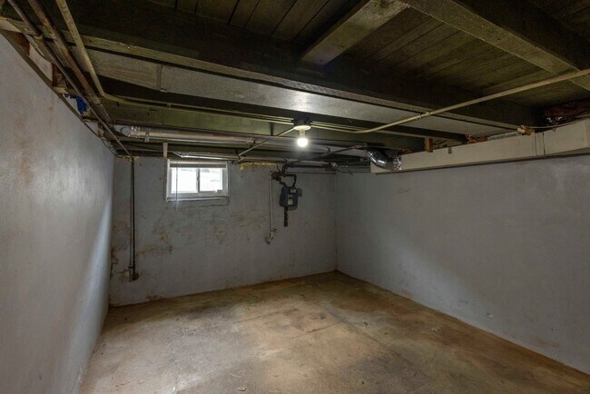Building Photo - Cozy 1Bed/1Bath in Washing Village - Pigtown