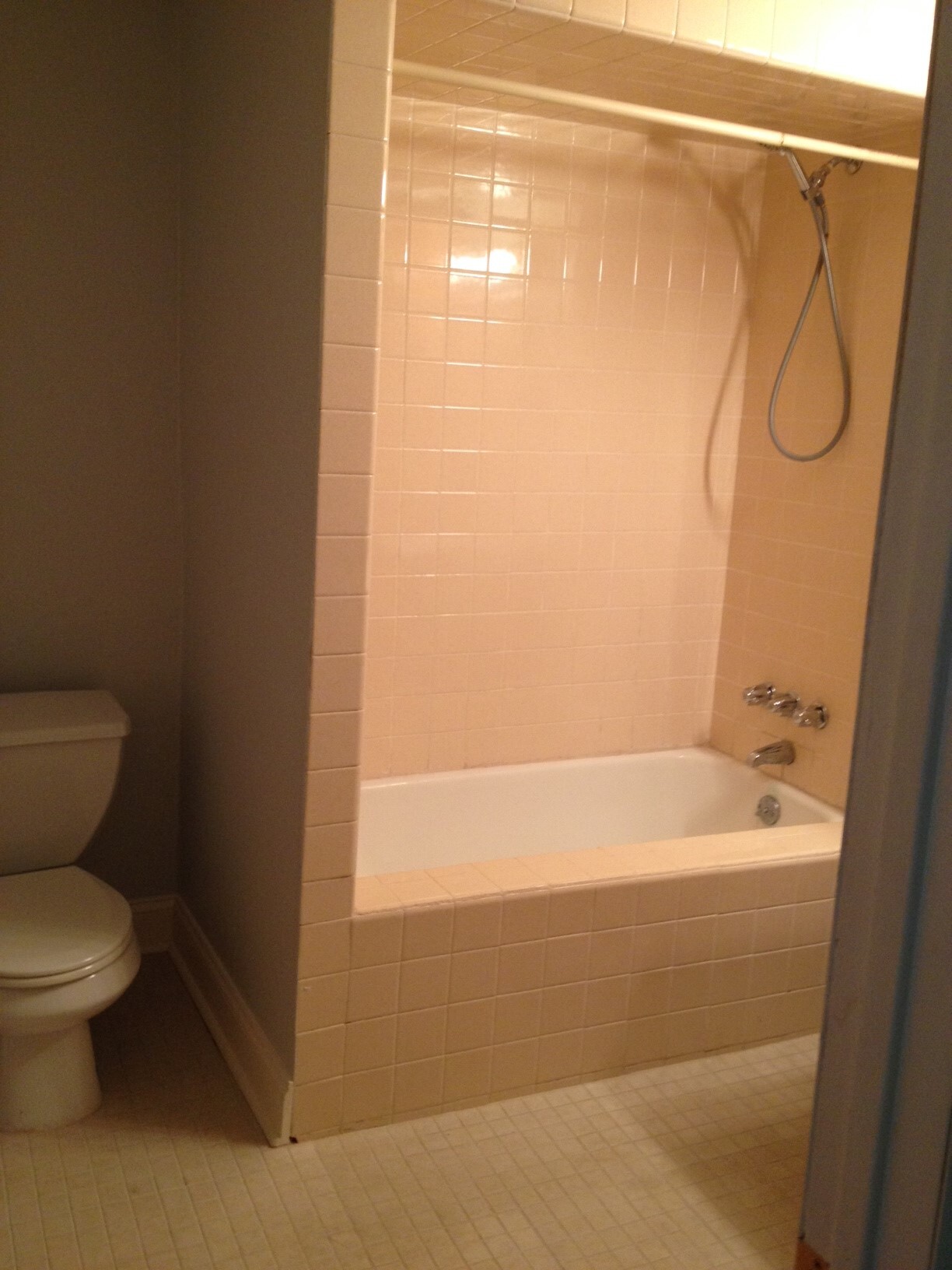 Bright bath - 353 Leverington Ave