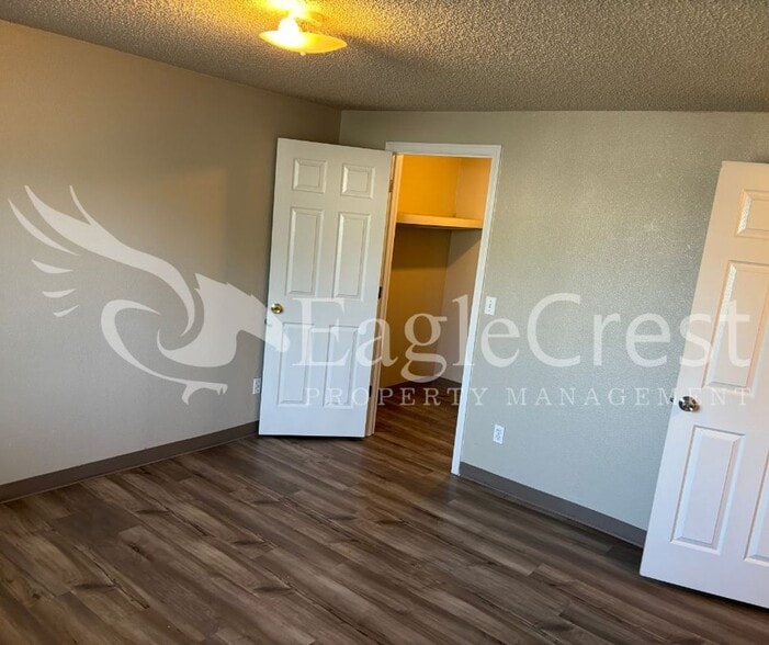 Building Photo - Dogwood Apartments