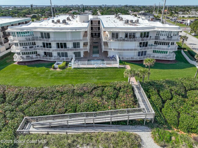 Building Photo - 601 N Miramar Ave