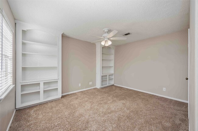 Building Photo - 5411 Mossy Timbers Dr