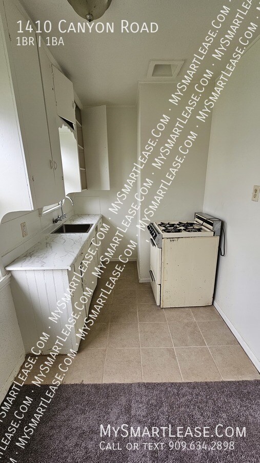 Building Photo - 1410 Canyon Rd