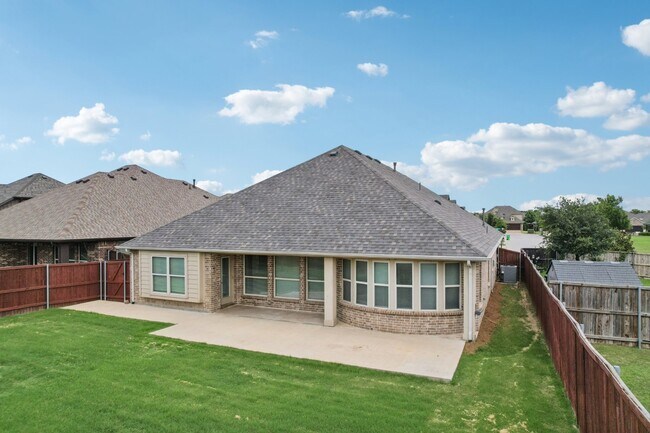 Building Photo - 1616 Downing Dr