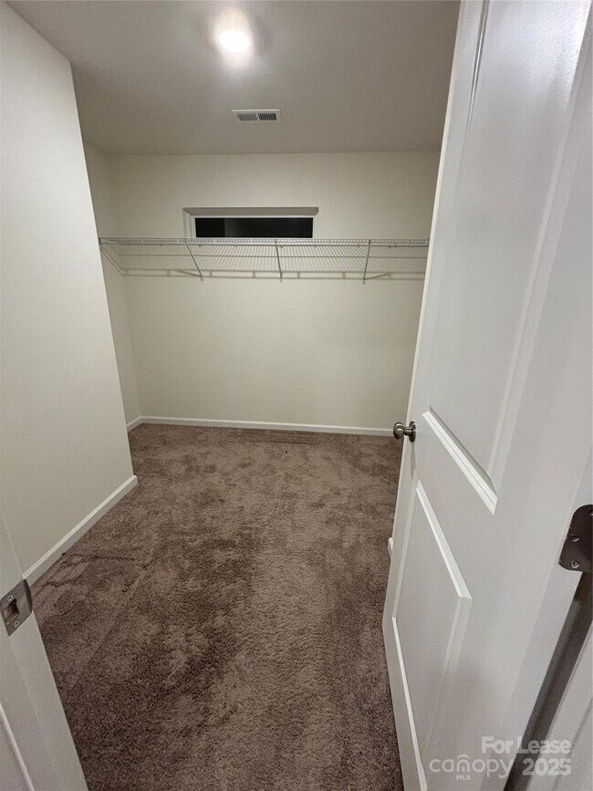 Building Photo - 6043 Rizer Dr