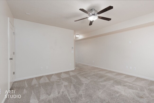 Building Photo - Sky Hawk Townhome