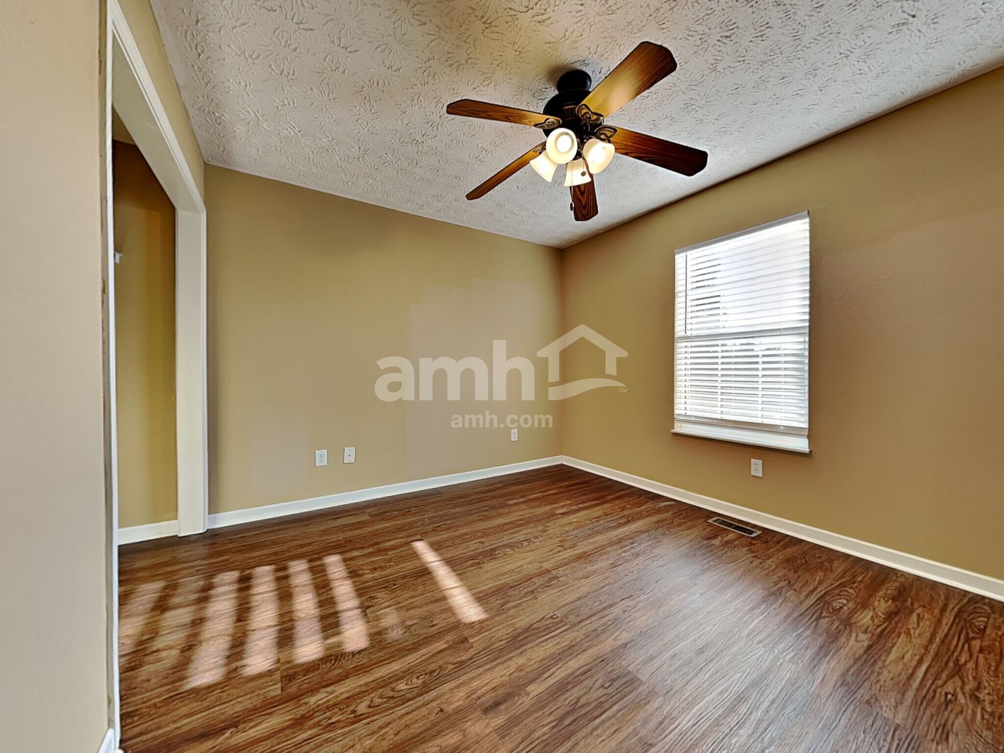 Building Photo - 1324 Hunters Way Ct