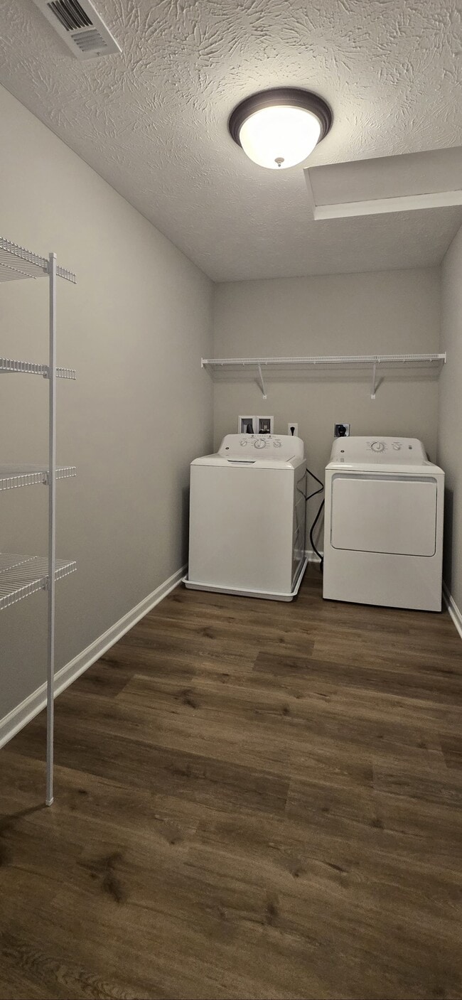 Building Photo - 1222 Ayla Ave