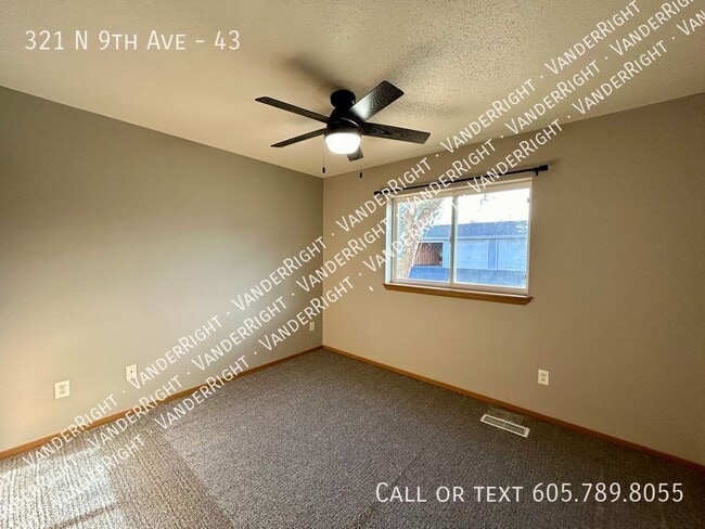 Building Photo - 321 9th Ave