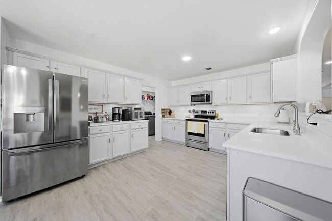 Building Photo - 3914 Bear Oak Path