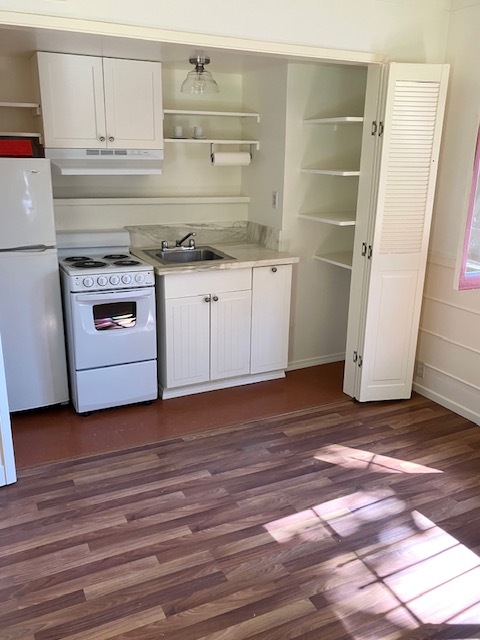 living room with kitchenette - 2272 Silver Ridge Ave