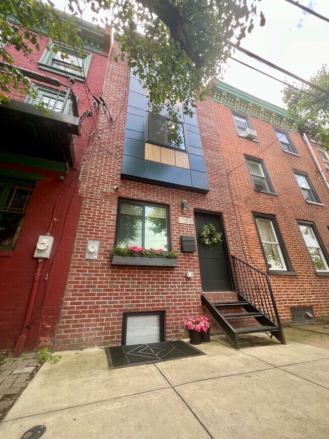 Building Photo - Gorgeous 3-Bedroom (or 2BR + Office) Townhome in the Heart of Northern Liberties! Available July ...
