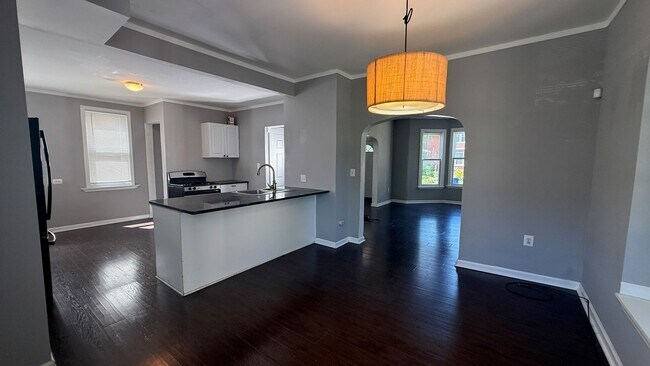 Building Photo - 151 Calvert Ave