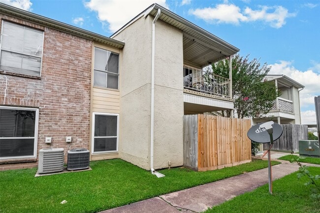 Building Photo - 7600 Emmett F Lowry Expy