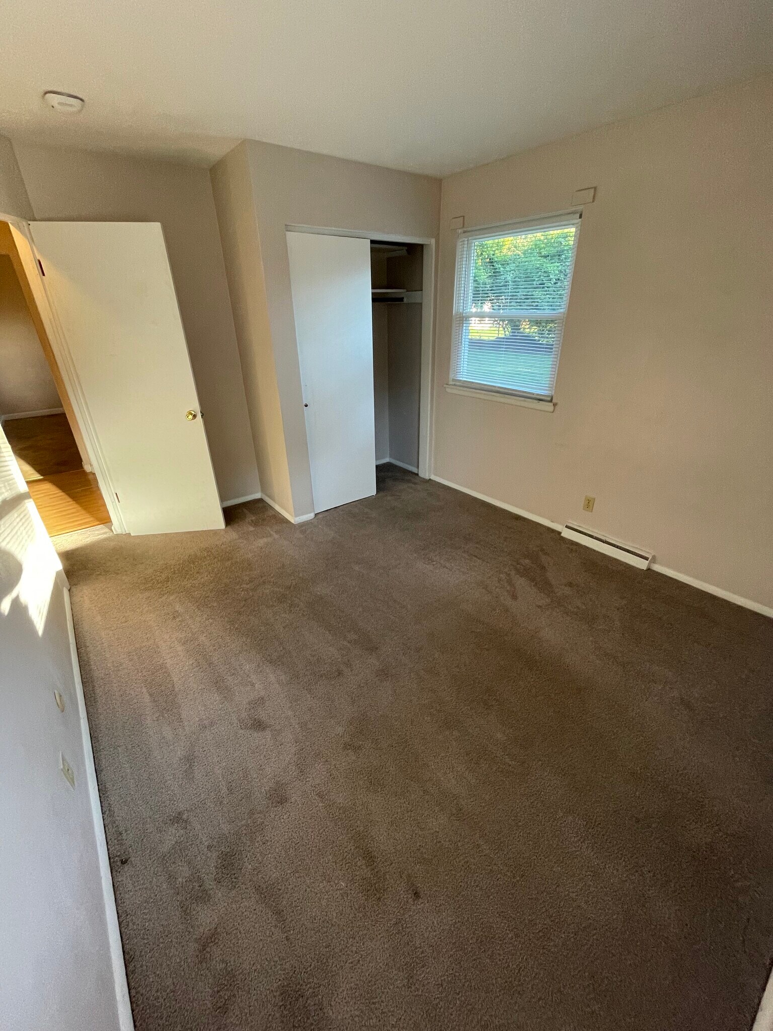 Building Photo - 4770 Greenfield Dr