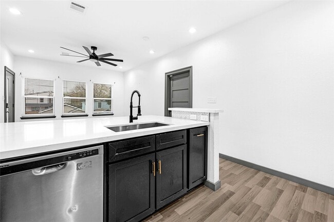 Building Photo - 3625 Lydia St