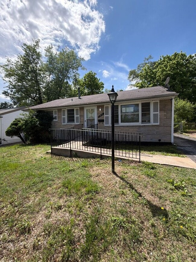Building Photo - Charming 3-bedroom, 2-bathroom single-family