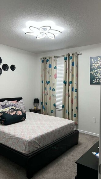 Building Photo - 30152 Skylark Dr