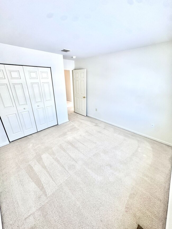 Building Photo - FIVE BEDROOMS in PARKLAND SCHOOLS!