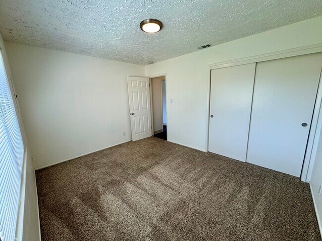 Building Photo - Charming 3-Bedroom Home in North Highlands...