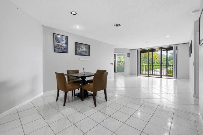 Building Photo - 5155 Europa Dr