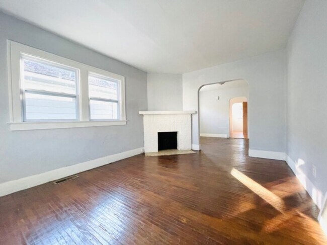 Building Photo - 1755 Marne Ave
