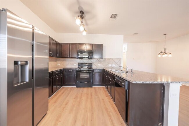 Building Photo - 1407 Brashear Ct